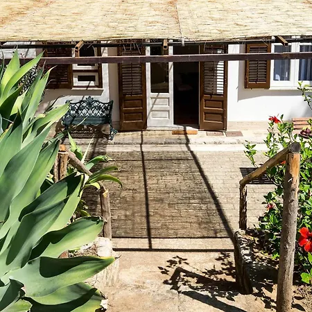 Vero Sicily - Sicilian Garden Apartment
