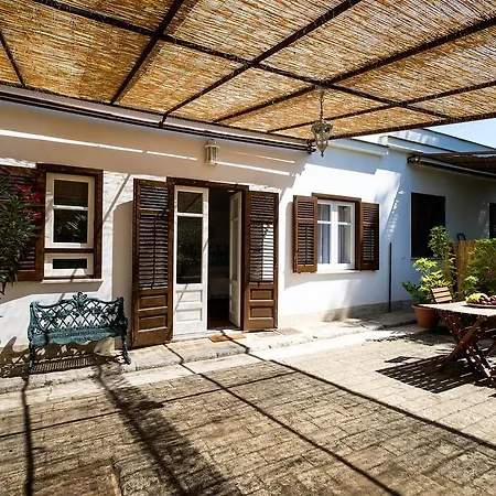 Vero Sicily - Sicilian Garden Apartment Bagheria